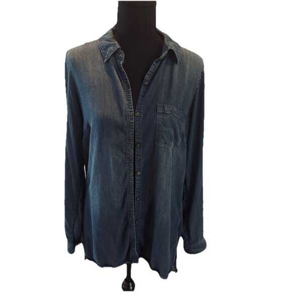 Maurice’s Woman’s Chambray Dark wash Long Sleeve Shirt Size M Super Soft - Picture 1 of 4
